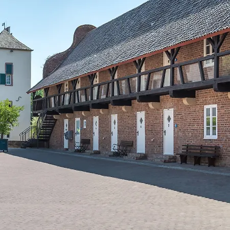 מלון Burg Heimerzheim