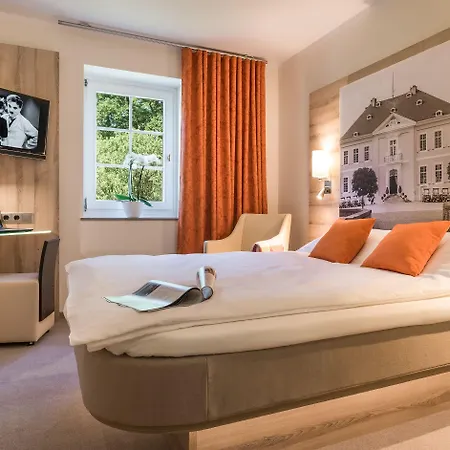 Hotel Burg Heimerzheim 3*