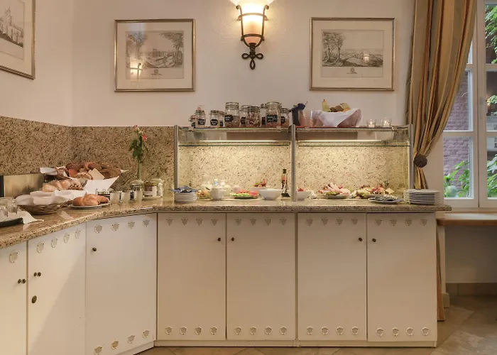 Hotel Burg Heimerzheim 3*