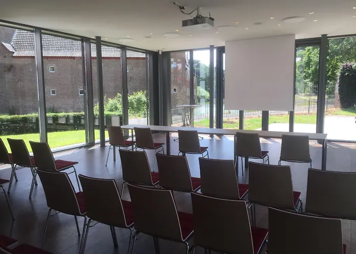 Burg Heimerzheim Szálloda Swisttal