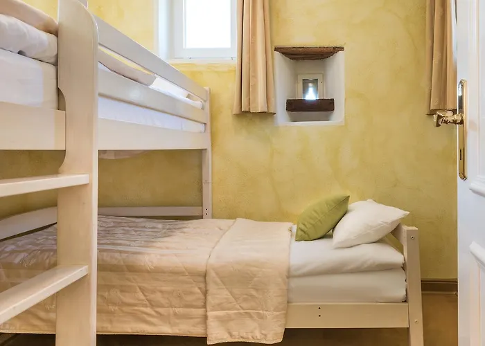 Szálloda Burg Heimerzheim 3*